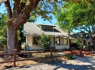 1230 SE Main St, Roseburg, OR 97470
