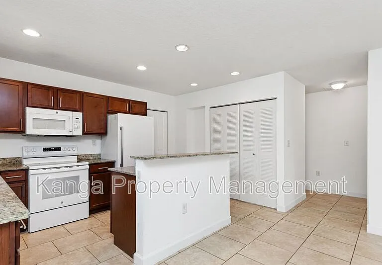 3525 NW 114th Ln #3525 — Photo 3