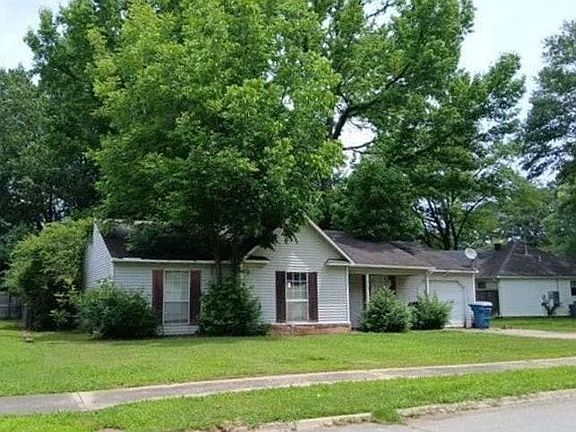 3rd image of 20 Pinedale Cir
