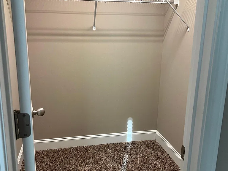 1616 Silver Spur Ln — Photo 16