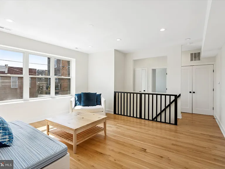 1754 S Chadwick St #1 — Photo 7