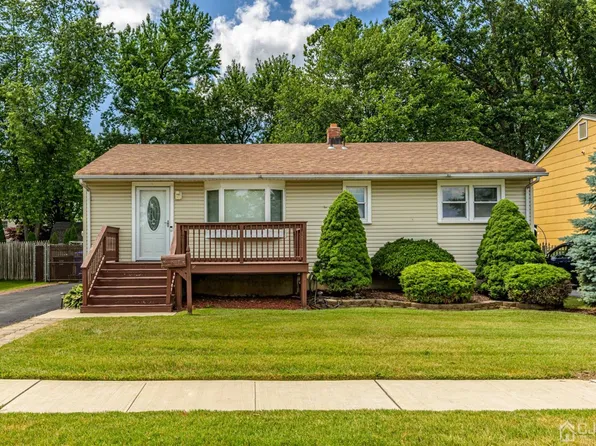 301 Minna Ave, Avenel, NJ 07001