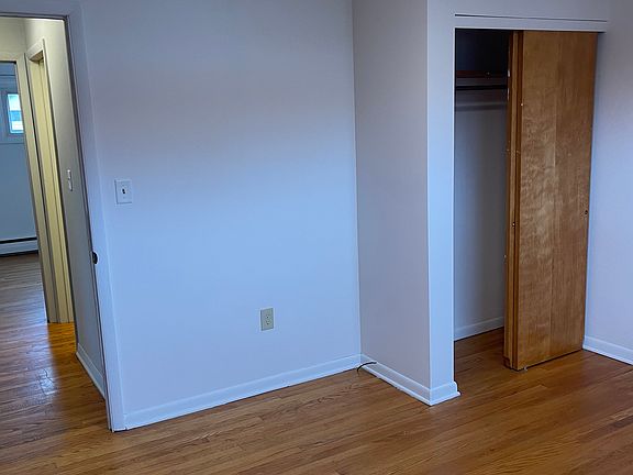 5th image of 1438 Curtin St
