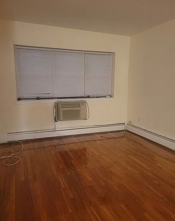 2nd image of 2932 Gunther Ave Floor 2