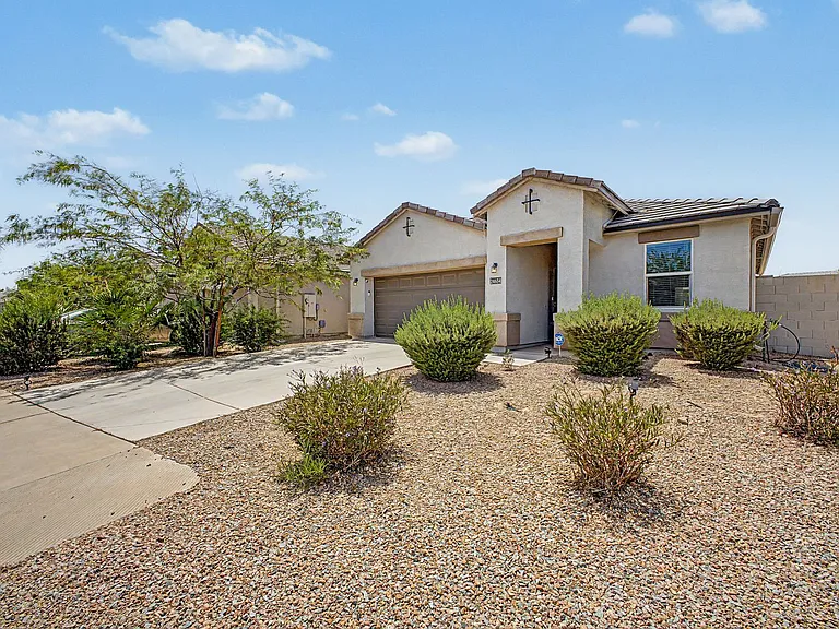 24654 N Corn St — Photo 5