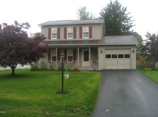 203 Lamplight Ln, Lewisburg, PA 17837