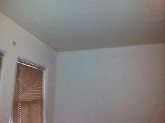 5th image of 3140 Terrace Ave