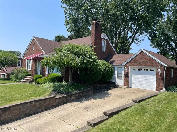 4425 2nd St NW, Canton, OH 44708