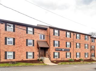 39 Huston Rd, Oakmont, PA 15139