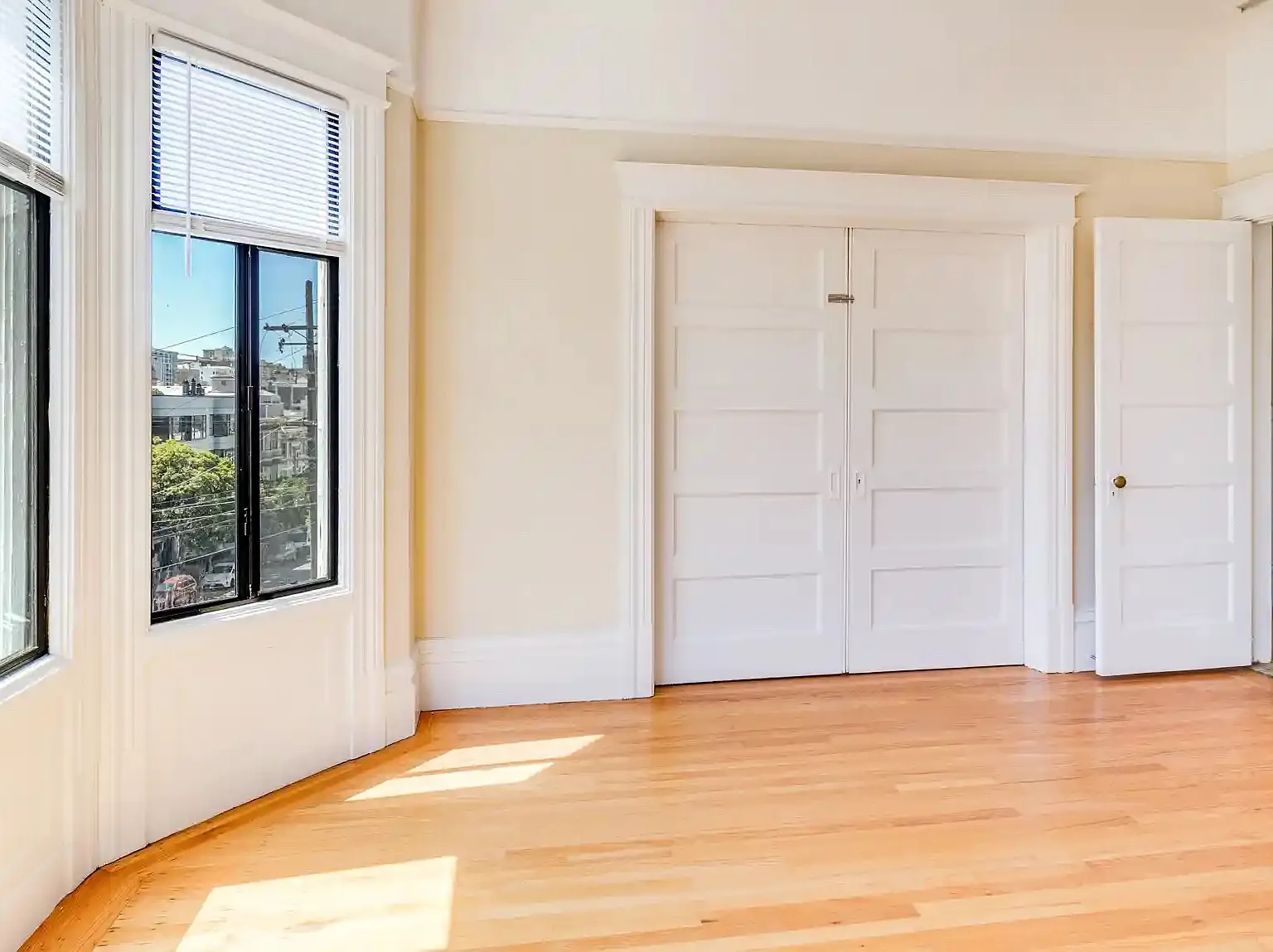 5 bed, 1580 sqft, $2,000 — Photo 4