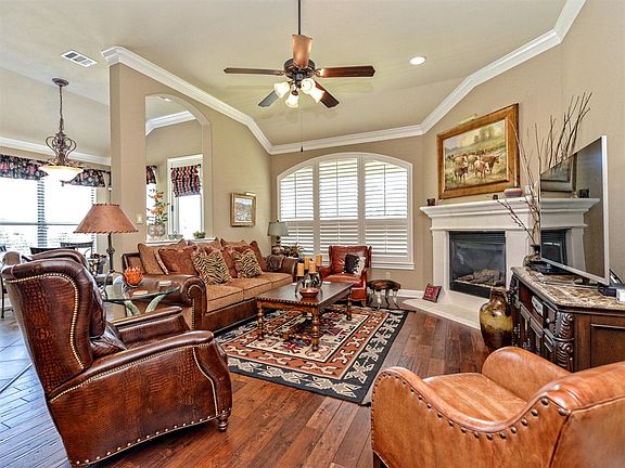 3rd image of 11801 Woodland Hills Trl