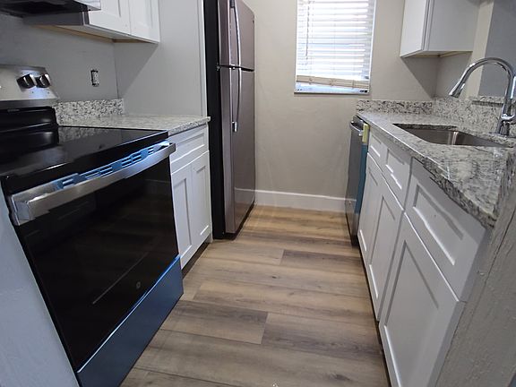 2nd image of 1917 Maravilla Ave #19