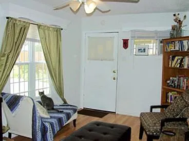 1 bed, 1.0 bath, $850 — Photo 3