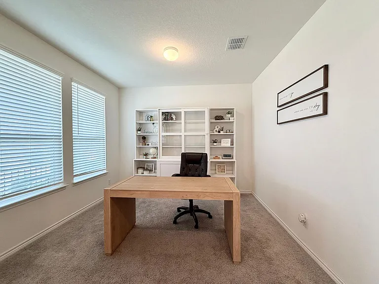 5024 Galvan Mnr — Photo 14
