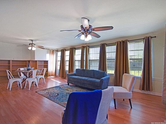 5th image of 259 Bonnell Dr