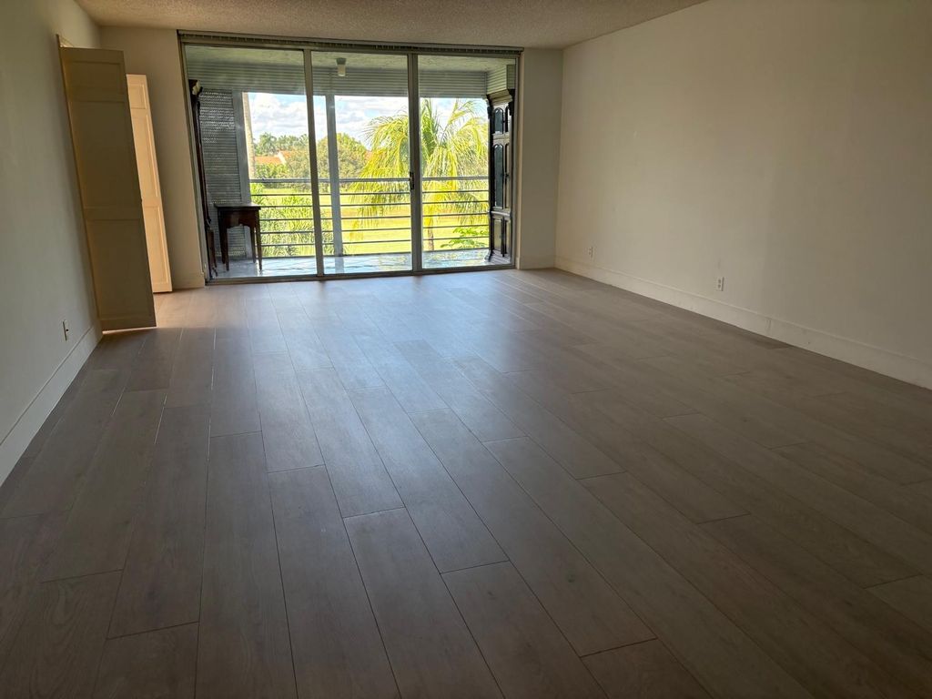 3970 Oaks Clubhouse Dr APT 310, photo 6