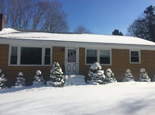 8 Eastman Rd, Cape Elizabeth, ME 04107