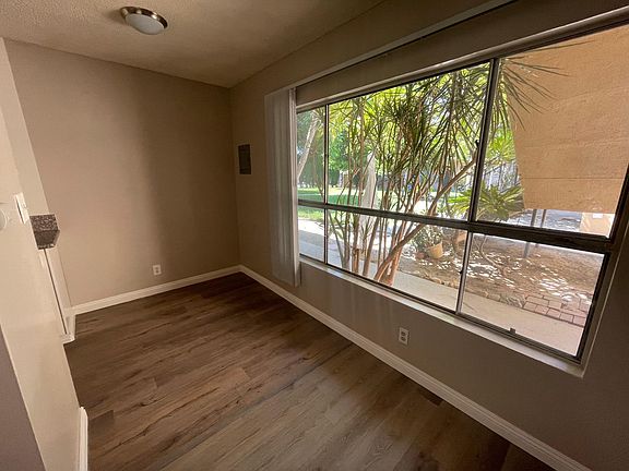3rd image of 1909 E Wilshire Ave APT 4
