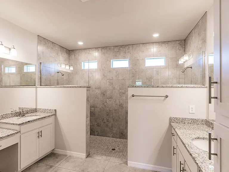 4243 NE 17th Ave — Photo 11