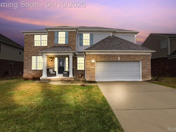 49378 Camarosa Ln, Macomb, MI 48044