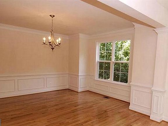 4th image of 1115 Lincoln Ave