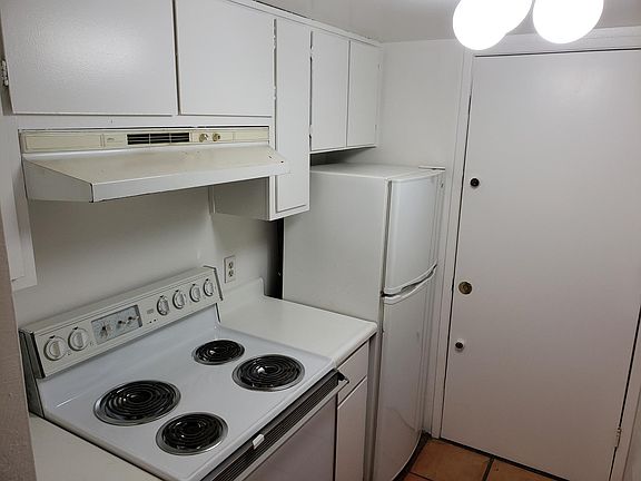 5th image of 461-1051 Fulton Ave #461