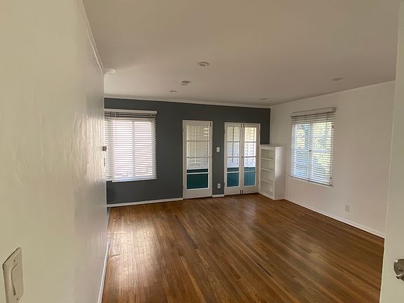 3rd image of 11508 Rochester Ave #1/4