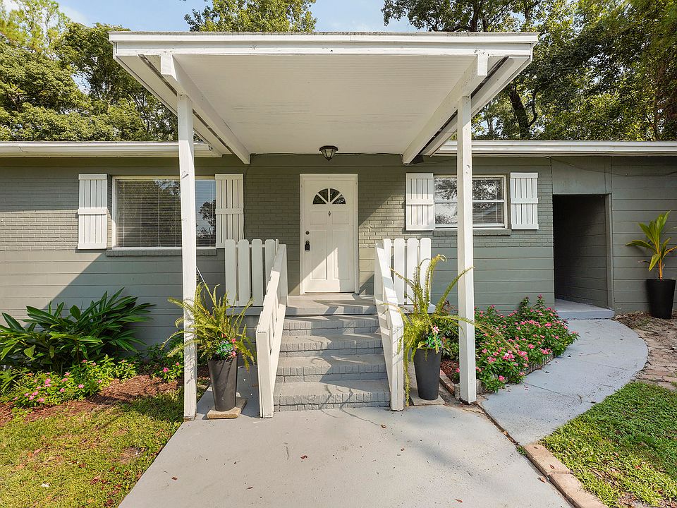 1st image of 2833 Emily Ln