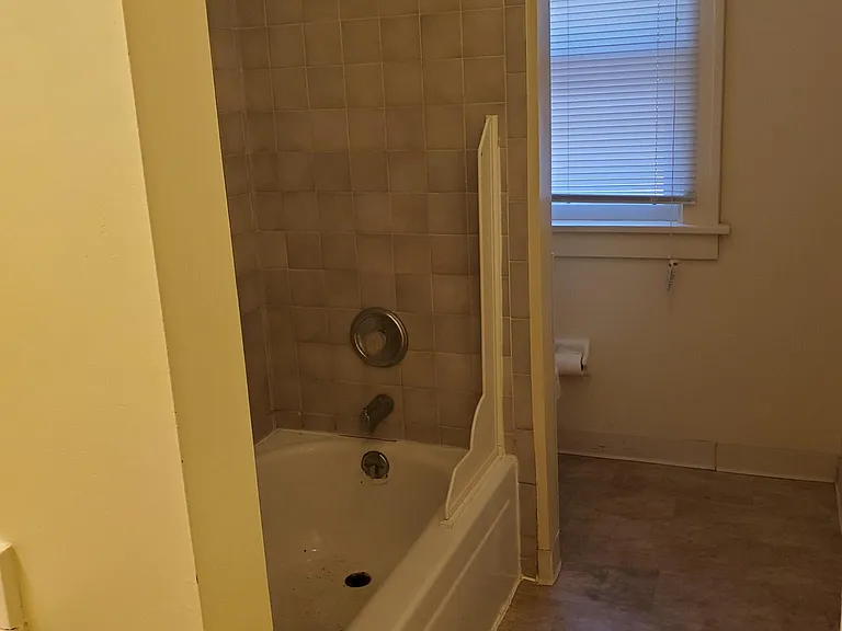 Upstairs Hall Bathroom