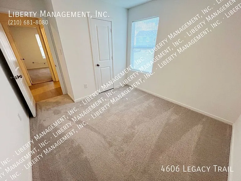 4606 Legacy Point — Photo 7