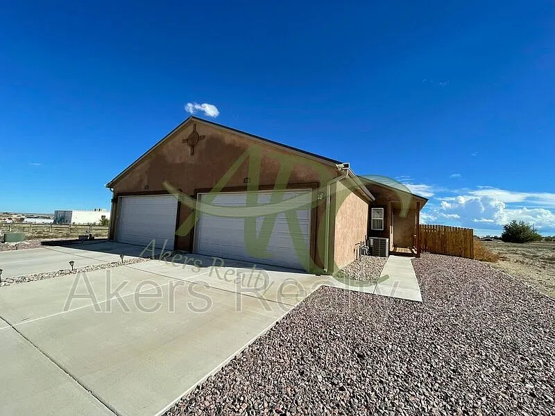 2 bed, 2.0 bath, 1379 sqft, $1,595 — Photo 1