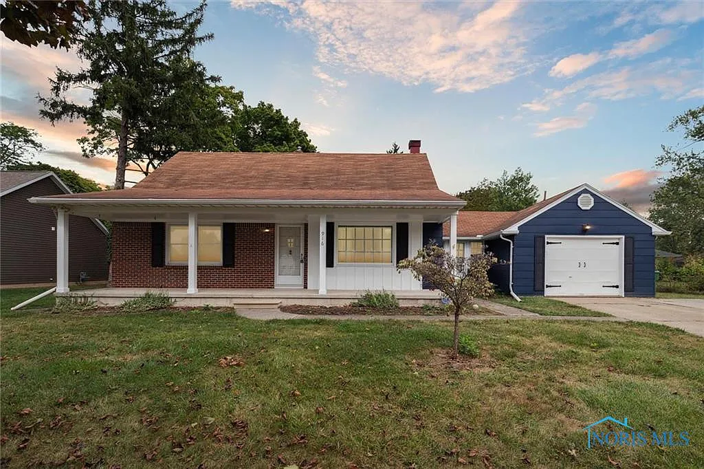 916 Corey St photo 1