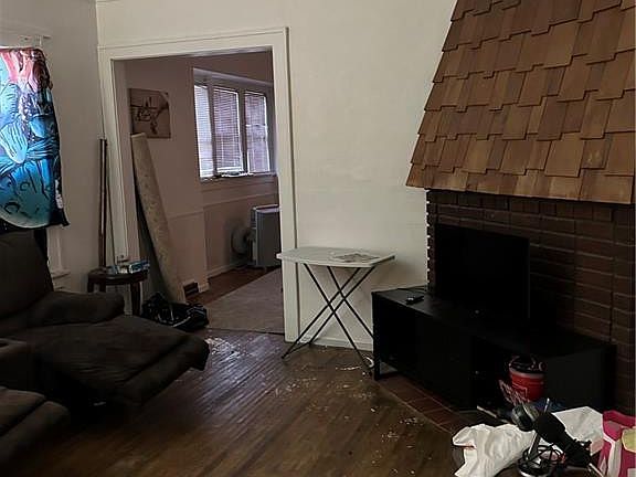 4th image of 529 Milton St