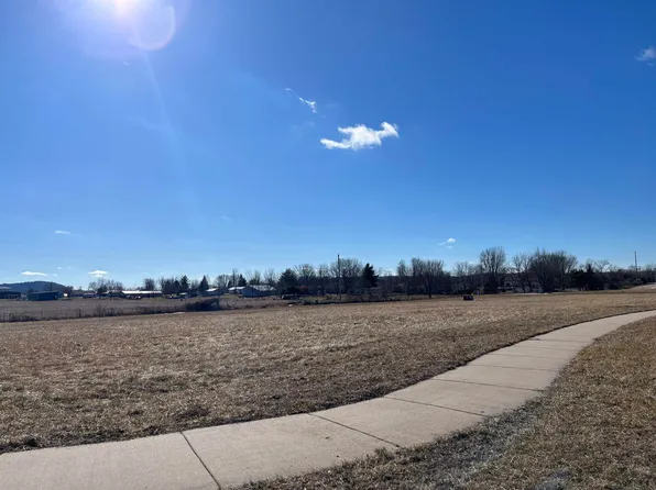 2308 Julia Cir, Prairie Du Chien, WI 53821