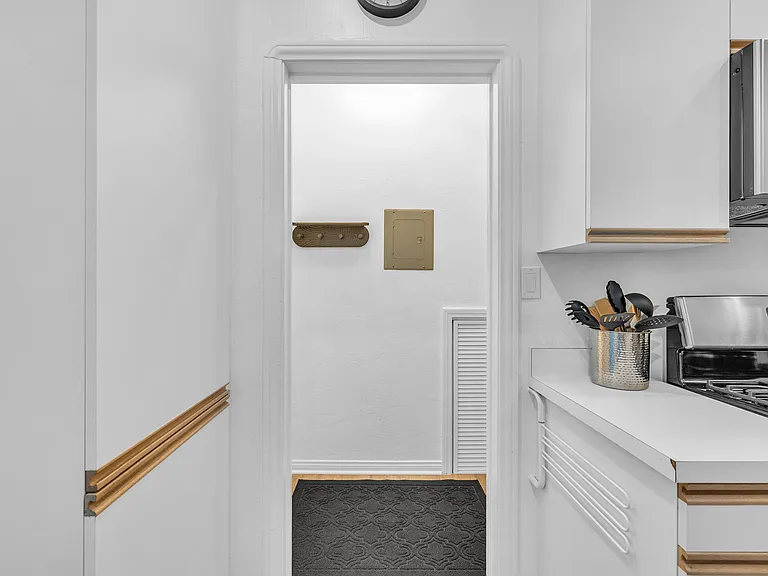 8700 Bonner Dr — Photo 12