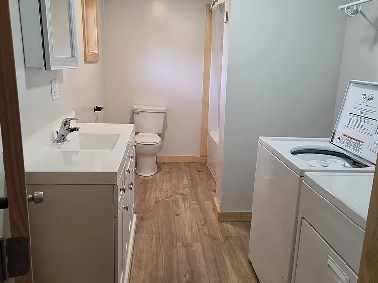 83 Commercial St — Photo 5