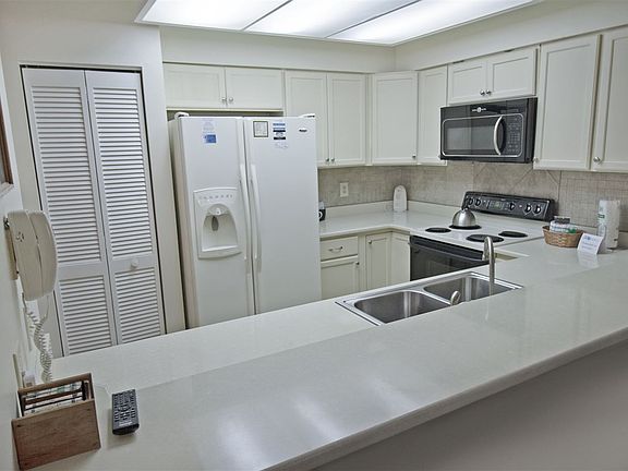 3rd image of 101 Premiere Vista Way