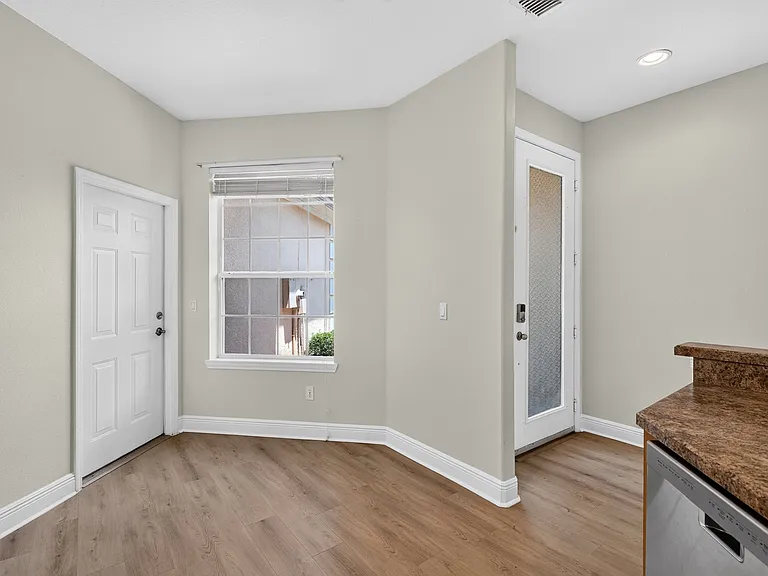 166 Sedona Cir — Photo 10