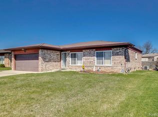 3515 Bates Dr, Sterling Heights, MI 48310
