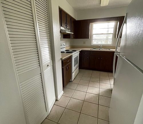 5th image of 5742 NE 34th St