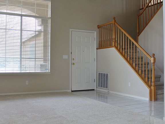 3rd image of 811 Evergreen Dr