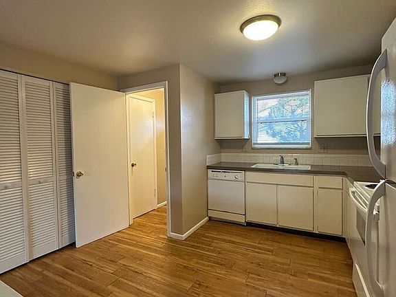4th image of 1458-1488 E 16th St