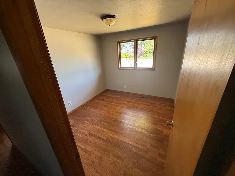 12802 E Mission Ave — Photo 7