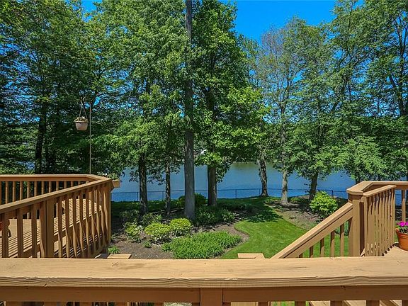 3rd image of 22 Woodhaven Dr
