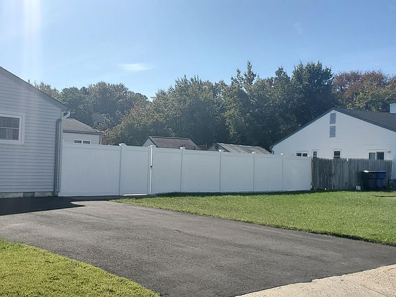 3rd image of 538 Tinsmith Ct