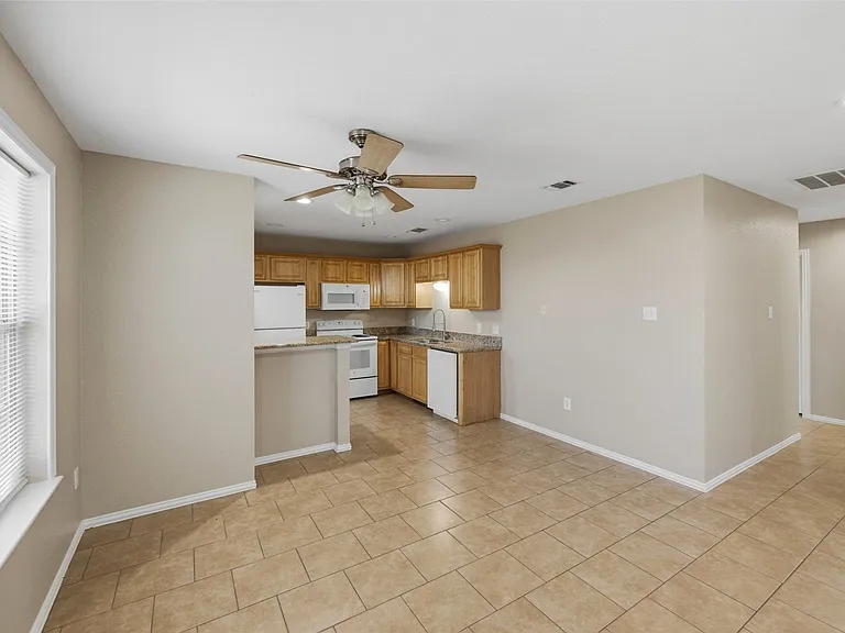 2803 Wayside Ave — Photo 10