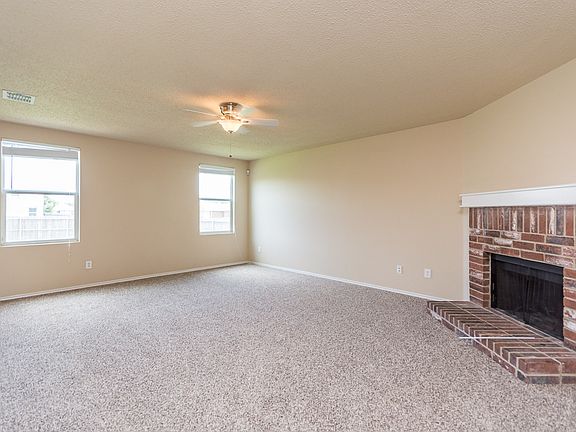 3rd image of 2935 Sheridan Ln