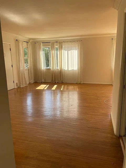 2 bed, 800 sqft, $3,195 — Photo 3