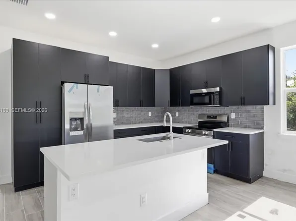 136 Lomas Rd, Rotonda West, FL 33947