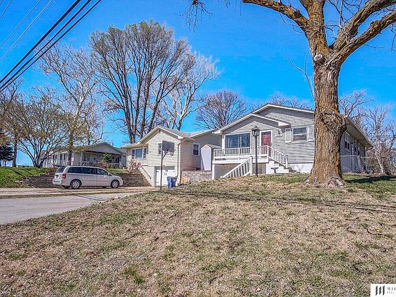 2nd image of 2214 Avenue B